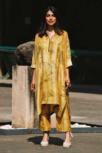 Jasmine Bains Yellow Silk V-neck, Yes Botanical Print Mulberry Kurta And Pant Set at Aza Fashions Jasmine Bains_Yellow Silk V-neck, Yes Botanical Print Mulberry Kurta And Pant Set _at_Aza_Fashions