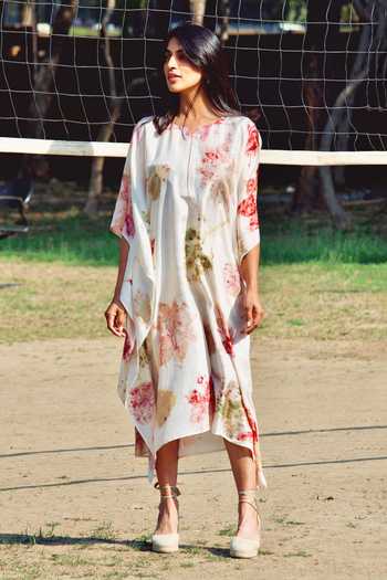 Jasmine Bains Ivory Silk Split V-neck Mulberry Eco Print Kaftan at Aza Fashions Jasmine Bains_Ivory Silk Split V-neck Mulberry Eco Print Kaftan _at_Aza_Fashions
