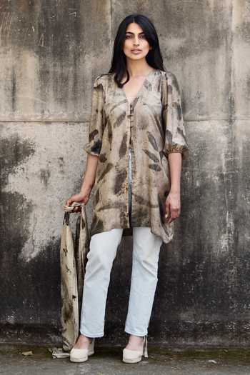 Buy Jasmine Bains Charcoal Silk V-neck Eco Print Mulberry Longline Shirt Online at Aza Fashions Buy_Jasmine Bains_Charcoal Silk V-neck Eco Print Mulberry Longline Shirt _Online_at_Aza_Fashions