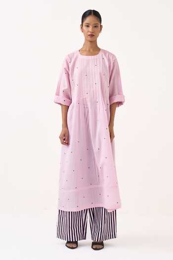 Three Pink Chanderi Round Neck Pintuck Polka Tunic Kaftan Online at Aza Fashions Three_Pink Chanderi Round Neck Pintuck Polka Tunic Kaftan _Online_at_Aza_Fashions