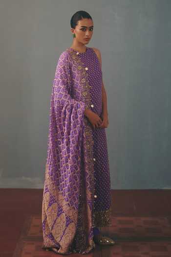 Arpita Mehta_Purple Round Neck, Yes Star Hand Embroidered Kurta Set _Online_at_Aza_Fashions