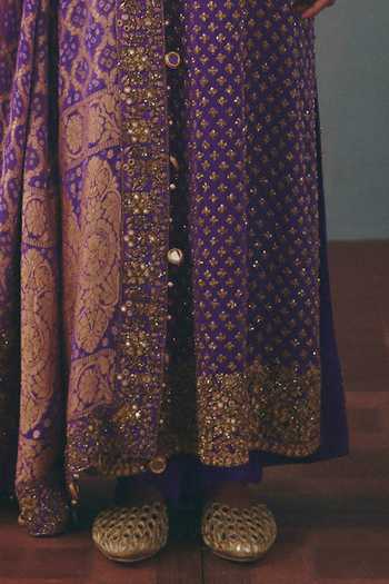 Buy_Arpita Mehta_Purple Round Neck, Yes Star Hand Embroidered Kurta Set _Online_at_Aza_Fashions