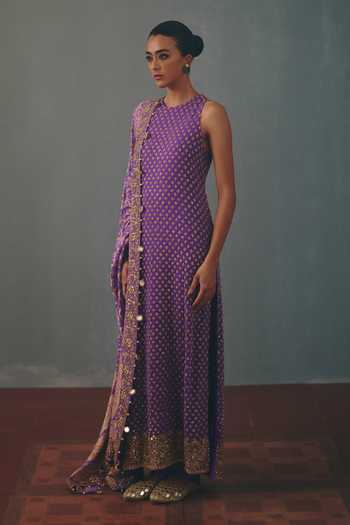 Arpita Mehta_Purple Round Neck, Yes Star Hand Embroidered Kurta Set _at_Aza_Fashions