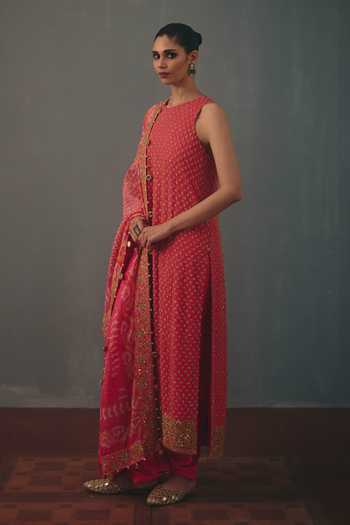 Buy_Arpita Mehta_Pink Round Neck Star Hand Embroidered Kurta Set _Online_at_Aza_Fashions