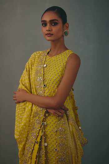 Arpita Mehta Green Round Neck, Yes Hand Embroidered Kurta Set at Aza Fashions Arpita Mehta_Green Round Neck, Yes Hand Embroidered Kurta Set _at_Aza_Fashions