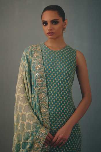 Arpita Mehta_Blue Round Neck Hand Embroidered Kurta Set _Online_at_Aza_Fashions