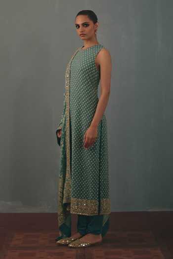 Shop_Arpita Mehta_Blue Round Neck Hand Embroidered Kurta Set _Online_at_Aza_Fashions