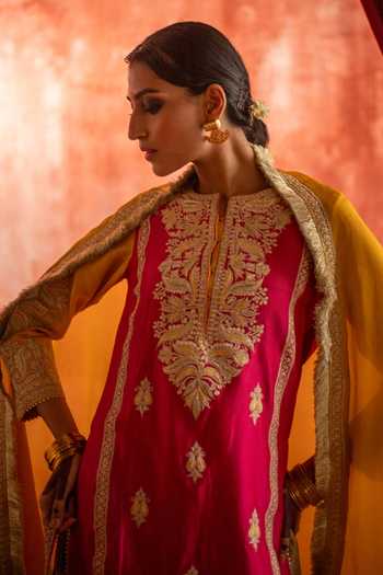 Buy_Studio Rang by Swati_Pink Chanderi Silk, Chiffon Split V-neck Pakeezah Embroidered Kurta Set _Online_at_Aza_Fashions