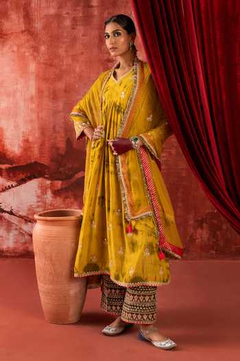 Buy Studio Rang by Swati Yellow Silk, Chanderi Silk, Chiffon V-neck Shagna Di Haldi Anarkali Set Buy_Studio Rang by Swati_Yellow Silk, Chanderi Silk, Chiffon V-neck Shagna Di Haldi Anarkali Set