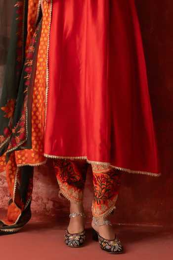 Studio Rang by Swati Red Chanderi Silk, Silk, Chiffon Round Neck Laal Ishq Kurta Set Online at Aza Fashions Studio Rang by Swati_Red Chanderi Silk, Silk, Chiffon Round Neck Laal Ishq Kurta Set _Online_at_Aza_Fashions