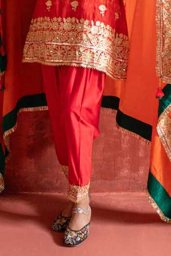 Studio Rang by Swati Red Chanderi Silk, Chiffon Round Neck, Yes Sasural Genda Phool Kurta Set Online at Aza Fashions Studio Rang by Swati_Red Chanderi Silk, Chiffon Round Neck, Yes Sasural Genda Phool Kurta Set _Online_at_Aza_Fashions