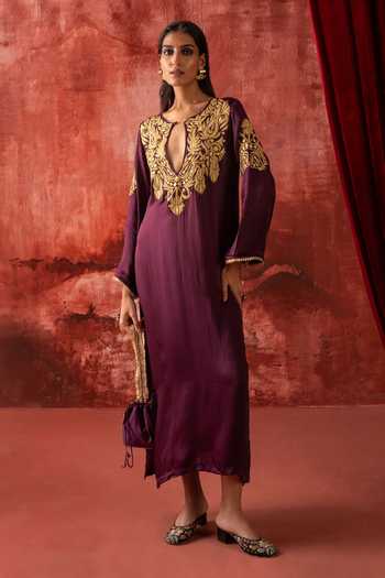 Studio Rang by Swati Royal Affair Satin Kaftan With Bag 