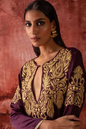 Shop Studio Rang by Swati Wine Satin Keyhole Neck Royal Affair Kaftan With Bag Online at Aza Fashions Shop_Studio Rang by Swati_Wine Satin Keyhole Neck Royal Affair Kaftan With Bag _Online_at_Aza_Fashions