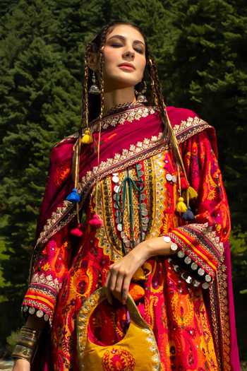 Buy_Studio Rang by Swati_Magenta Chanderi Silk, Silk, Chanderi, Mughal Garden Embroidered Kurta Set _Online_at_Aza_Fashions