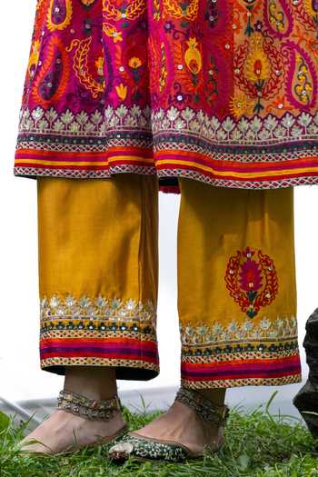 Studio Rang by Swati_Magenta Chanderi Silk, Silk, Chanderi, Mughal Garden Embroidered Kurta Set _at_Aza_Fashions