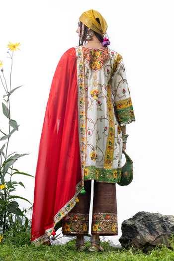 Studio Rang by Swati Sheen Embroidered Kurta Set 