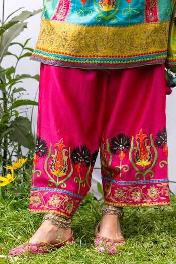 Studio Rang by Swati Blue Chanderi Silk, Chiffon Round Neck Chashm-e-rang Embroidered Kurta Set at Aza Fashions Studio Rang by Swati_Blue Chanderi Silk, Chiffon Round Neck Chashm-e-rang Embroidered Kurta Set _at_Aza_Fashions
