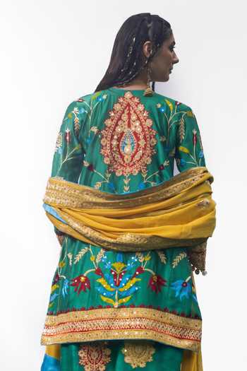 Studio Rang by Swati Jungli Noor Embroidered Kurta Set 