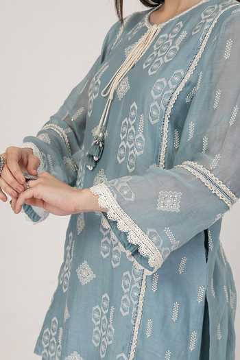 KAPAAS_Blue Chanderi Round Neck Lace Work Kurta Set _at_Aza_Fashions