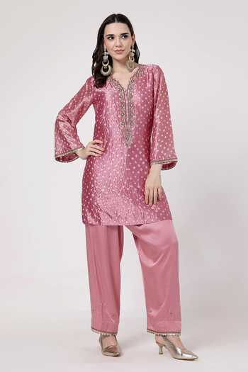 Shop_KAPAAS_Pink Silk, Organza, Tissue V-neck, Yes Bandhani Pattern Kurta Set _Online_at_Aza_Fashions