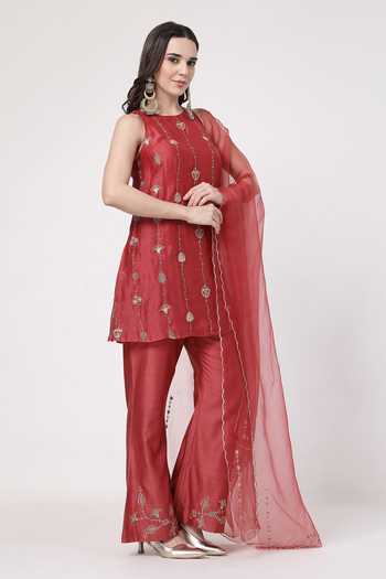 KAPAAS_Maroon Organza, Chanderi, Muslin (mulmul) Round Neck A-line Kurta Set _at_Aza_Fashions