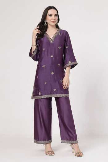 KAPAAS_Purple Organza, Chanderi V-neck Violet Embroidered Kurta Set _Online_at_Aza_Fashions