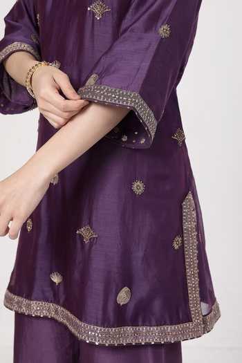 Buy_KAPAAS_Purple Organza, Chanderi V-neck Violet Embroidered Kurta Set 