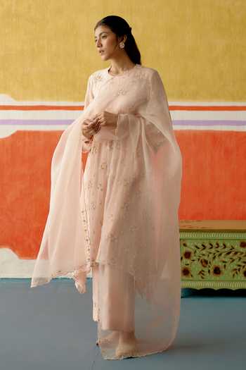 KAPAAS Pankhudi Embroidered Kurta Set 