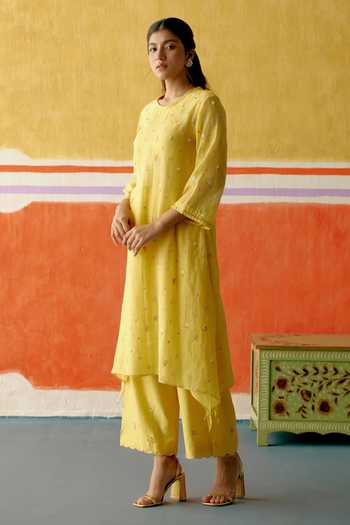 Shop KAPAAS Yellow Organza, Chanderi, Muslin (mulmul) Round Neck Hand Embroidered Kurta Set Online at Aza Fashions Shop_KAPAAS_Yellow Organza, Chanderi, Muslin (mulmul) Round Neck Hand Embroidered Kurta Set _Online_at_Aza_Fashions