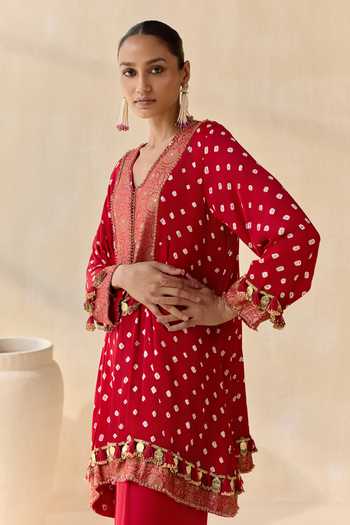 Buy_5elements_Red Satin, Modal V-neck Adhira Bandhani Pattern Kurta Set 