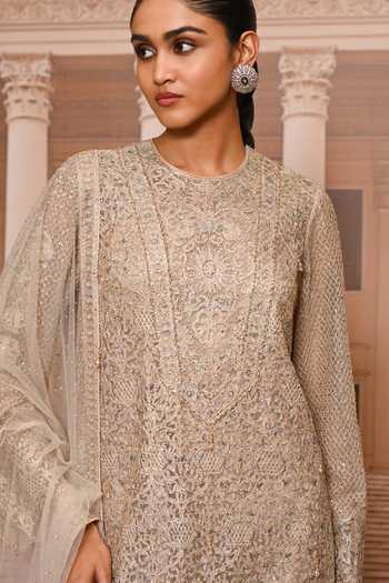 Buy Tarun Tahiliani Silver Tulle Round Neck, Yes Embroidered Straight Kurta Pant Set Buy_Tarun Tahiliani_Silver Tulle Round Neck, Yes Embroidered Straight Kurta Pant Set