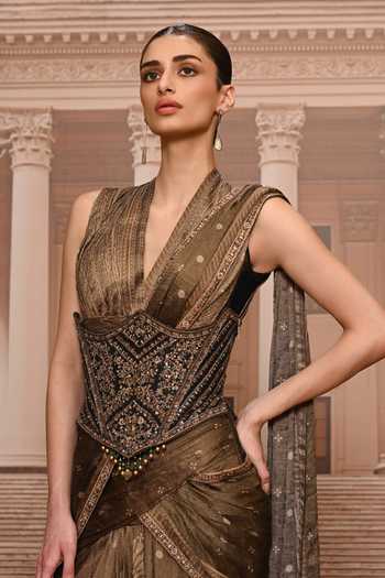 Shop Tarun Tahiliani Black Georgette, Chanderi Pre-draped Metallic Concept Saree Set With Corset Online at Aza Fashions Shop_Tarun Tahiliani_Black Georgette, Chanderi Pre-draped Metallic Concept Saree Set With Corset _Online_at_Aza_Fashions
