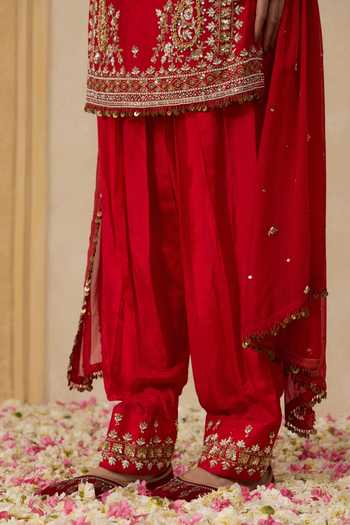 Buy_Nitisha Kashyap_Red Silk, Organza Round Neck Gulnaar Embroidered Kurta Salwar Set _Online_at_Aza_Fashions
