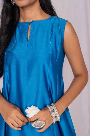 Shop_Mushio_Blue Chanderi Keyhole Neck Floral Lace Kurta 