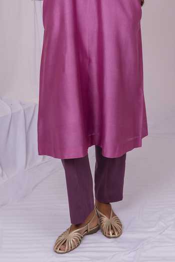 Mushio_Lilac Chanderi V-neck Embroidered Kurta _Online_at_Aza_Fashions