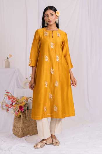 Mushio Chanderi Embroidered Kurta 