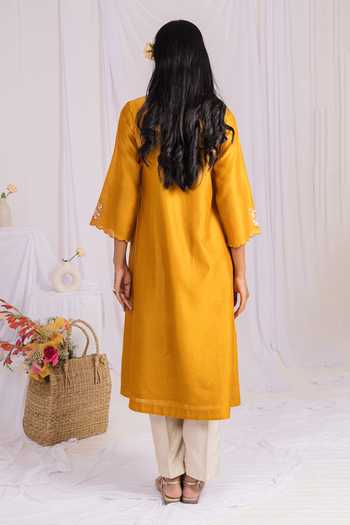 Mushio Chanderi Embroidered Kurta 