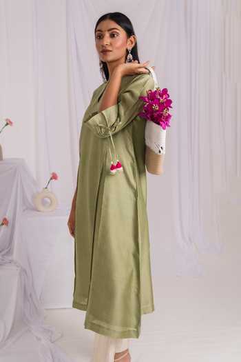 Mushio_Green Chanderi Keyhole Neck Hand Embellished Kurta _Online_at_Aza_Fashions
