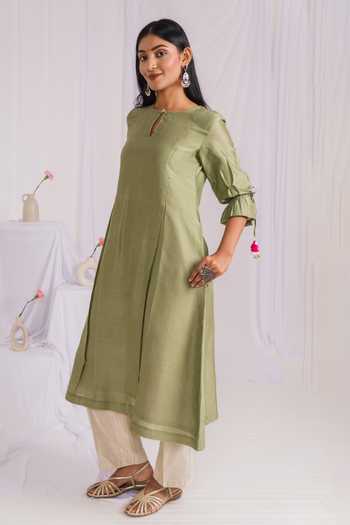 Buy_Mushio_Green Chanderi Keyhole Neck Hand Embellished Kurta _Online_at_Aza_Fashions