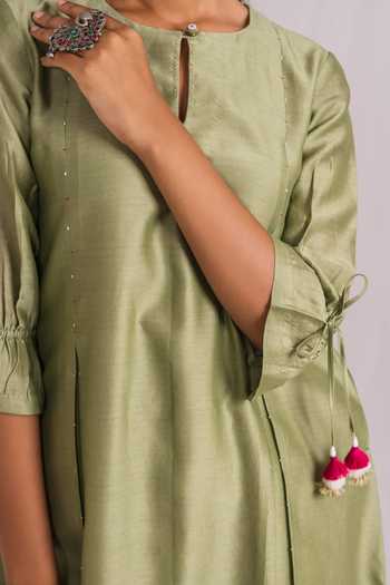 Mushio_Green Chanderi Keyhole Neck Hand Embellished Kurta _at_Aza_Fashions