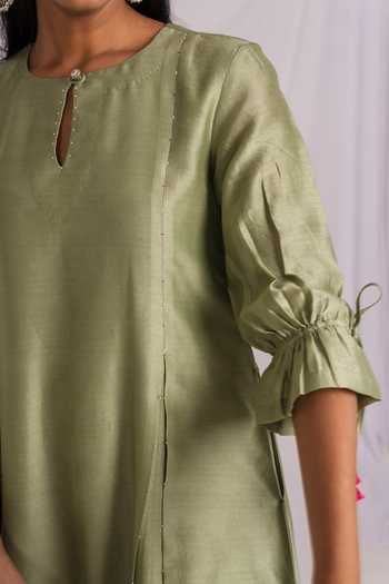 Buy_Mushio_Green Chanderi Keyhole Neck Hand Embellished Kurta 