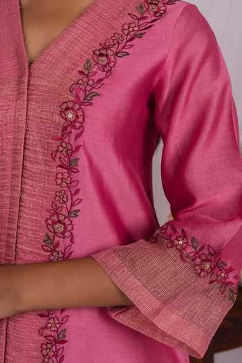 Buy_Mushio_Pink Chanderi V-neck Floral Embroidered Kurta 