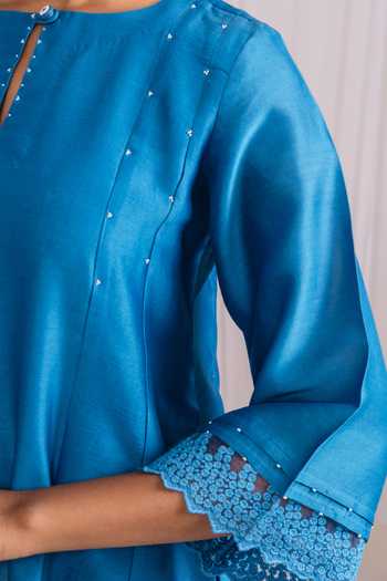 Buy_Mushio_Blue Chanderi Keyhole Neck, Yes Lace Hem Kurta 