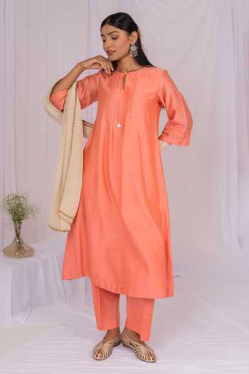 Buy_Mushio_Peach Chanderi, Silk, Cotton, Tissue Round , Keyhole Pintuck Kurta Set 