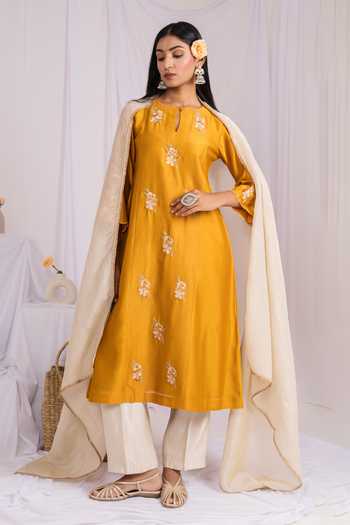 Mushio Floral Butti Embroidered Kurta Set 