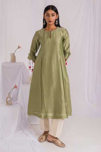 Mushio_Green Chanderi, Silk, Cotton, Tissue Keyhole Neck, Hand Embellished Kurta Set _Online_at_Aza_Fashions
