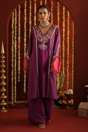Shop Aaroh By Dolly Purple Organza, Chanderi, Muslin V-neck, Sunehri Saanjh Embroidered Kurta Set Online at Aza Fashions Shop_Aaroh By Dolly_Purple Organza, Chanderi, Muslin V-neck, Sunehri Saanjh Embroidered Kurta Set _Online_at_Aza_Fashions