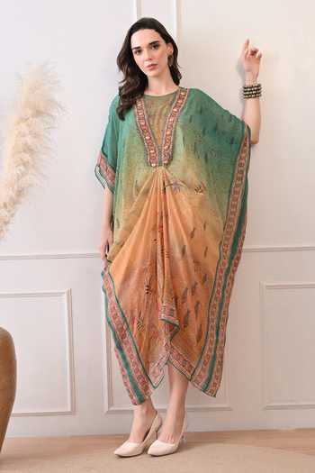 Peenacolada_Green Georgette Round Neck Floral Print Ombre Kaftan _at_Aza_Fashions