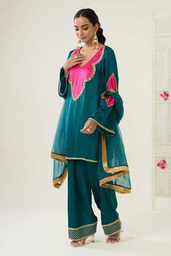 Buy BAHAARA BY DIVYA NARULA Teal Silk Satin, Organza V-neck Simran Contrast Yoke Kurta Set Online at Aza Fashions Buy_BAHAARA BY DIVYA NARULA_Teal Silk Satin, Organza V-neck Simran Contrast Yoke Kurta Set _Online_at_Aza_Fashions
