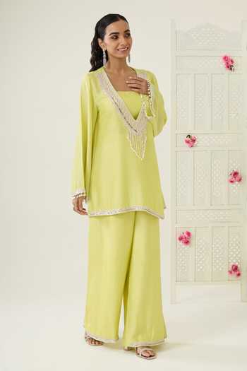 Buy BAHAARA BY DIVYA NARULA Yellow Silk Embroidery V-, Square Amna Kurta Palazzo Set Buy_BAHAARA BY DIVYA NARULA_Yellow Silk Embroidery V-, Square Amna Kurta Palazzo Set